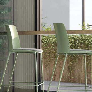 high-chairs-POLYTONE-L-interiors-3